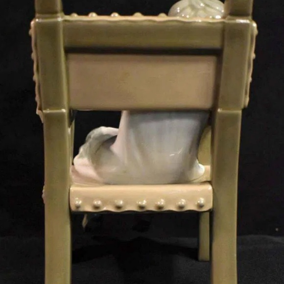 Lladro Sleeping Altar Choir Boy Chair Porcelain Figurine #5070 In Original Box - Picture 4 of 6